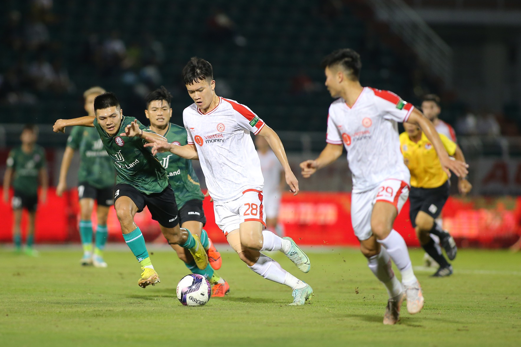 Nhận định soi kèo TP HCM vs Viettel lúc 19h15 ngày 15/9/2024 nhan-dinh-soi-keo-tp-hcm-vs-viettel-luc-19h15-ngay-15-9-2024-1