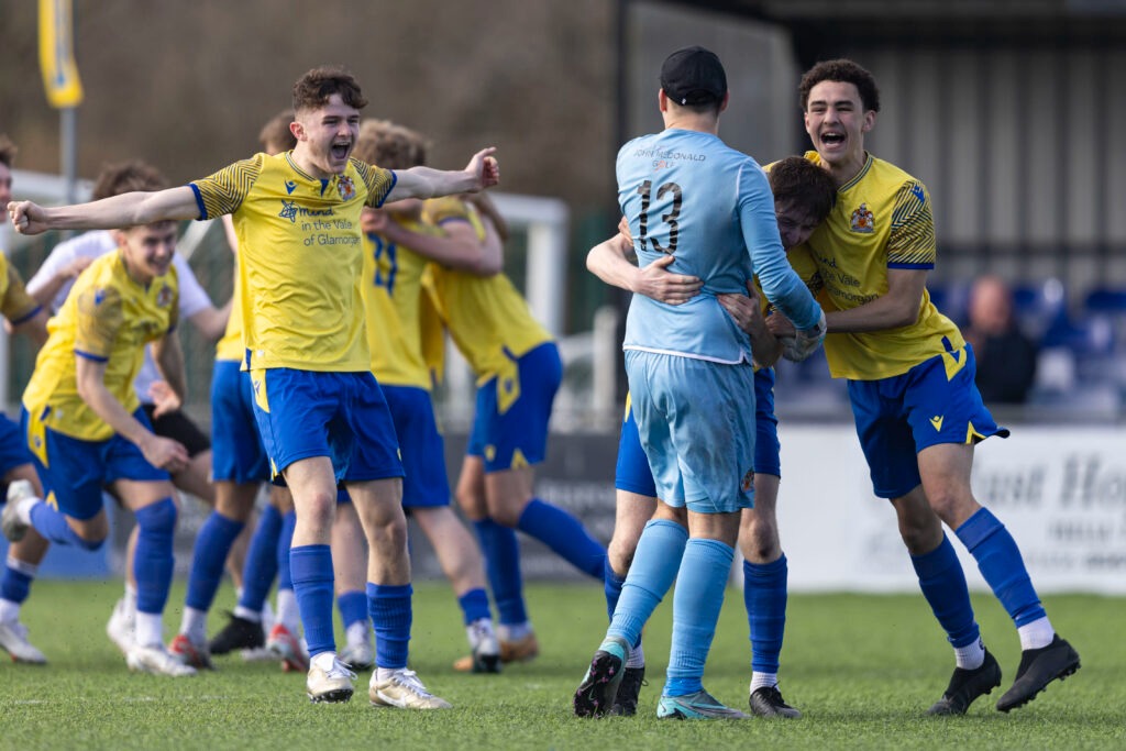 Nhận định soi kèo Briton Ferry vs Barry Town lúc 19h30 ngày 31/12/2024 nhan-dinh-soi-keo-briton-ferry-vs-barry-town-luc-19h30-ngay-31-12-2024-1