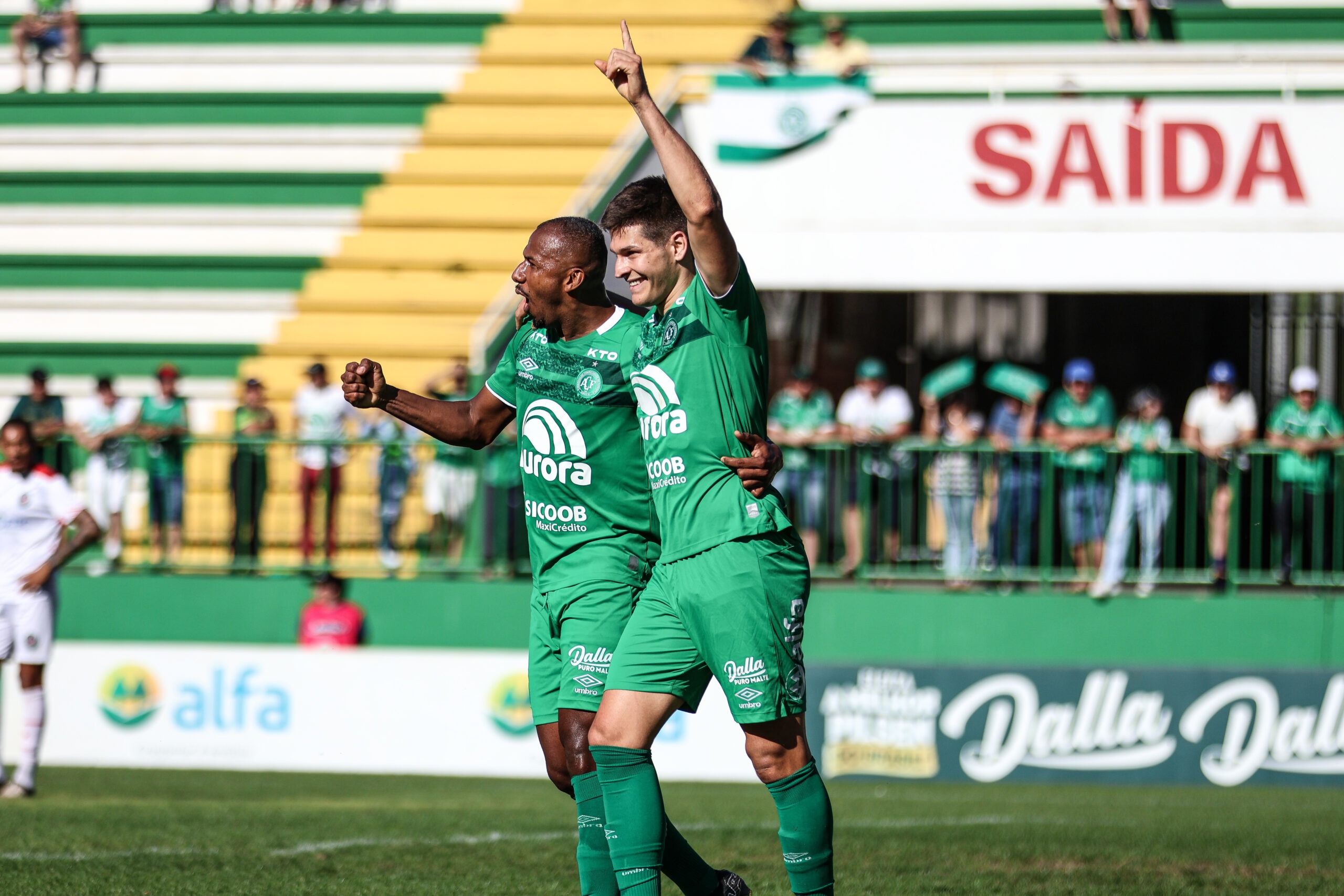nhan-dinh-soi-keo-chapecoense-vs-ferroviaria-luc-05h00-ngay-17-6-2025-1