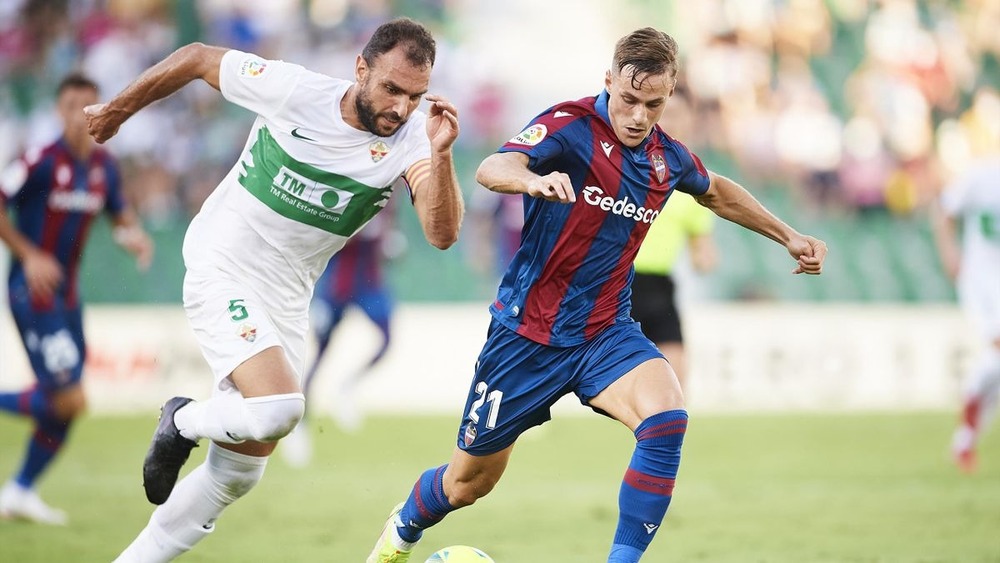 nhan-dinh-soi-keo-orihuela-vs-levante-luc-01h00-ngay-31-10-2025-1