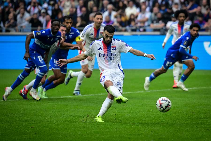 nhan-dinh-soi-keo-auxerre-vs-lyon-21h00-ngay-23-11-2025